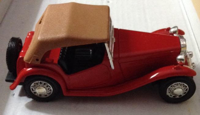 MG Roja Con Toldo Cafe - Gusval toy car collectible - Main Image 2