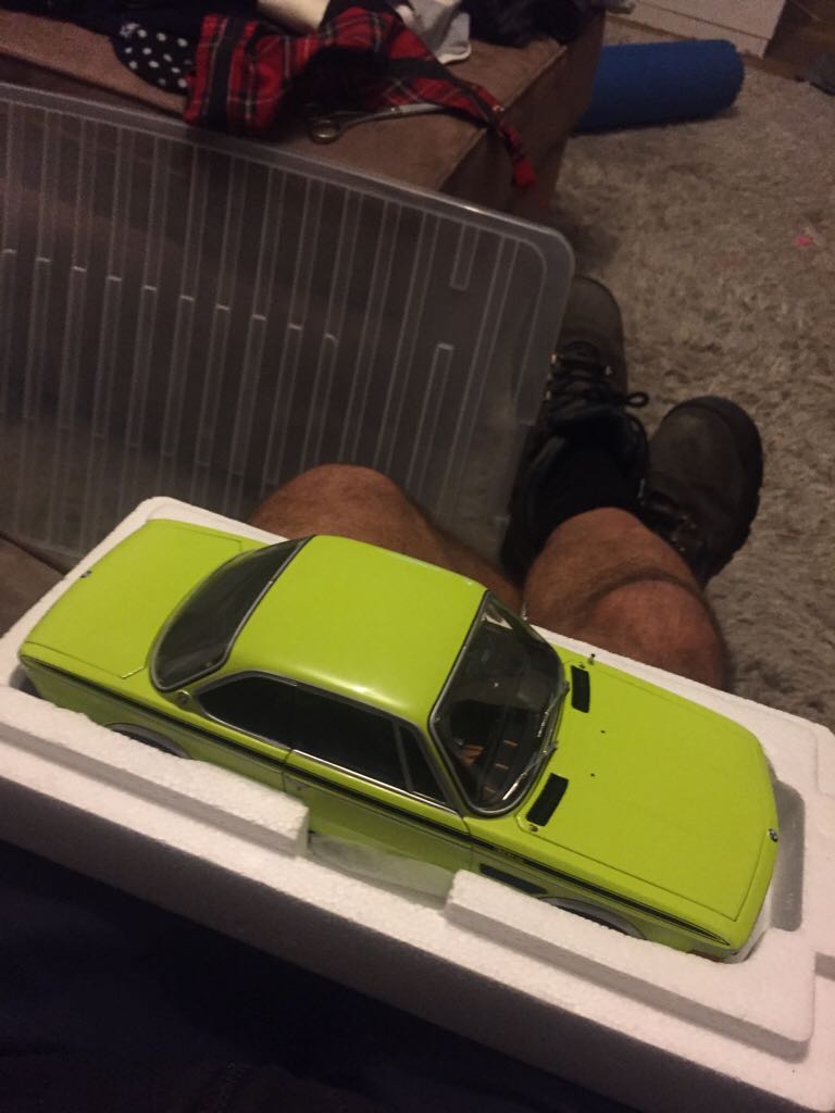 Minichamps Dealer Edition - Road Car toy car collectible - Main Image 1
