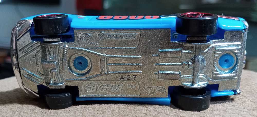 Rivited (Loose) - Drop Towet Deluxe Stunt Playset toy car collectible - Main Image 2