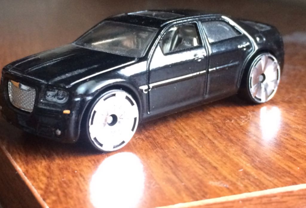 Chrysler 300c Hemi toy car collectible - Main Image 1