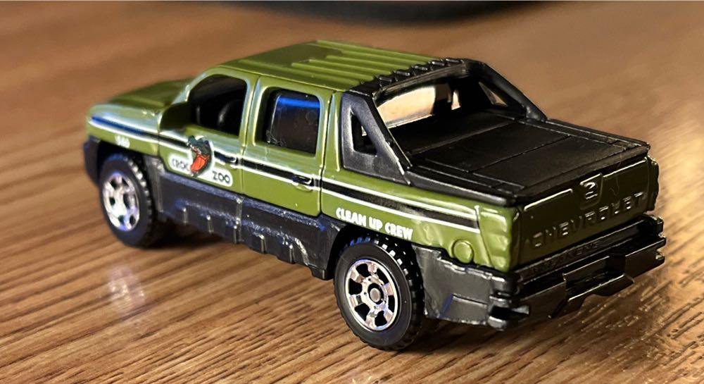 Chevrolet Avalanche - 5-Pack: Croc Zoo toy car collectible - Main Image 2