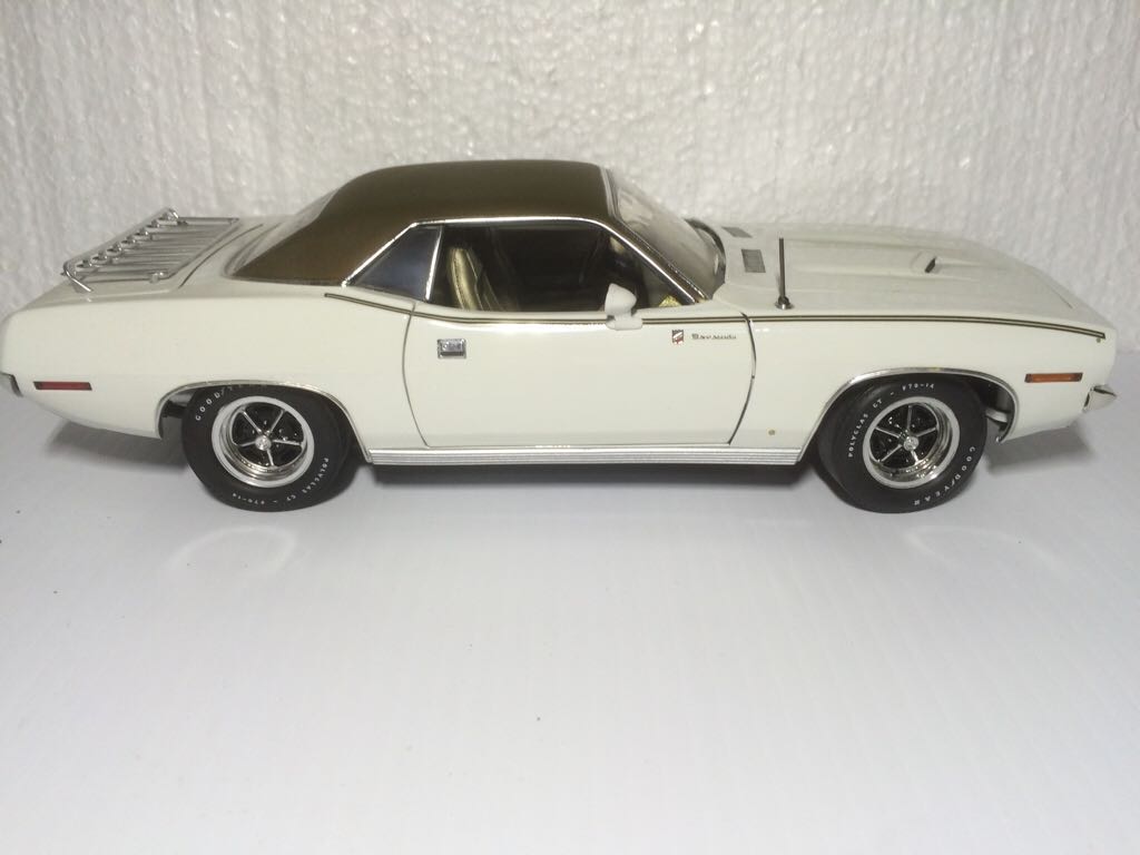 Cuda  toy car collectible - Main Image 1