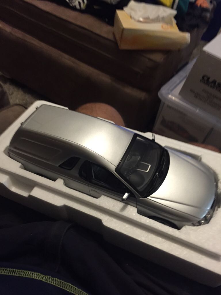 Classic Carlectables - Road Car toy car collectible - Main Image 1