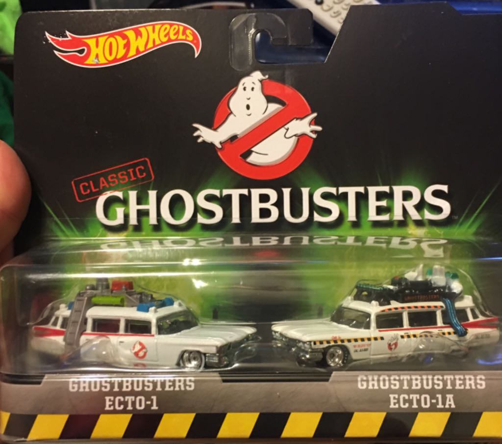Ghostbusters Ecto-1 / Ecto-1 A - 2 Pack: Classic Ghostbusters toy car collectible - Main Image 1