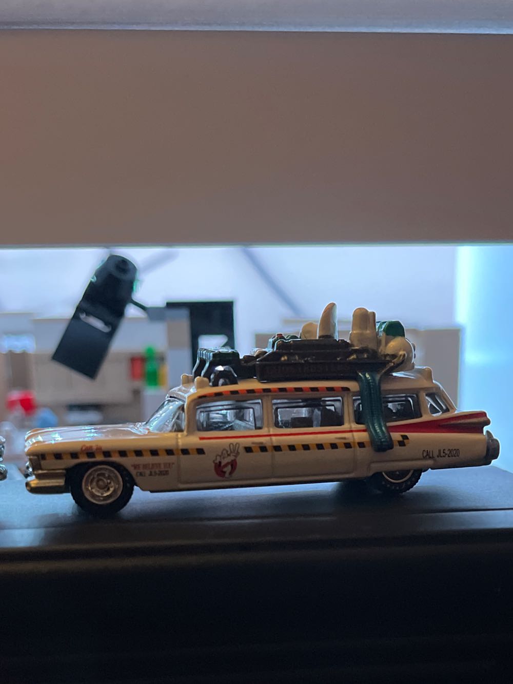 Ghostbusters Ecto-1 / Ecto-1 A - 2 Pack: Classic Ghostbusters toy car collectible - Main Image 3