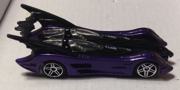 Batimobile Doble Cabina Morado - Hot Wheels toy car collectible - Main Image 2