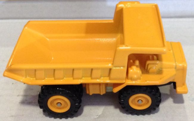 Off Road Dump Amarillo - Tomica toy car collectible - Main Image 2