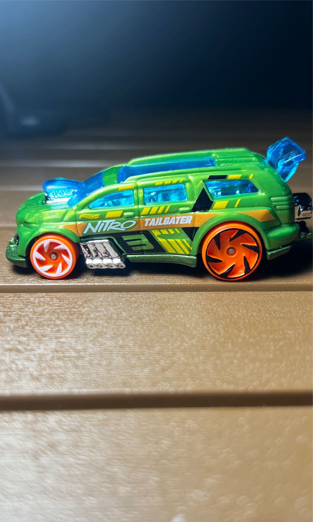 Nitro Tailgater Green - HW Race toy car collectible - Main Image 4