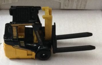 Power Lift Montacargas Amarillo - Machtbox toy car collectible - Main Image 2