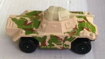 Tanque Cañon Corto Con Camuflage - Machtbox toy car collectible - Main Image 2