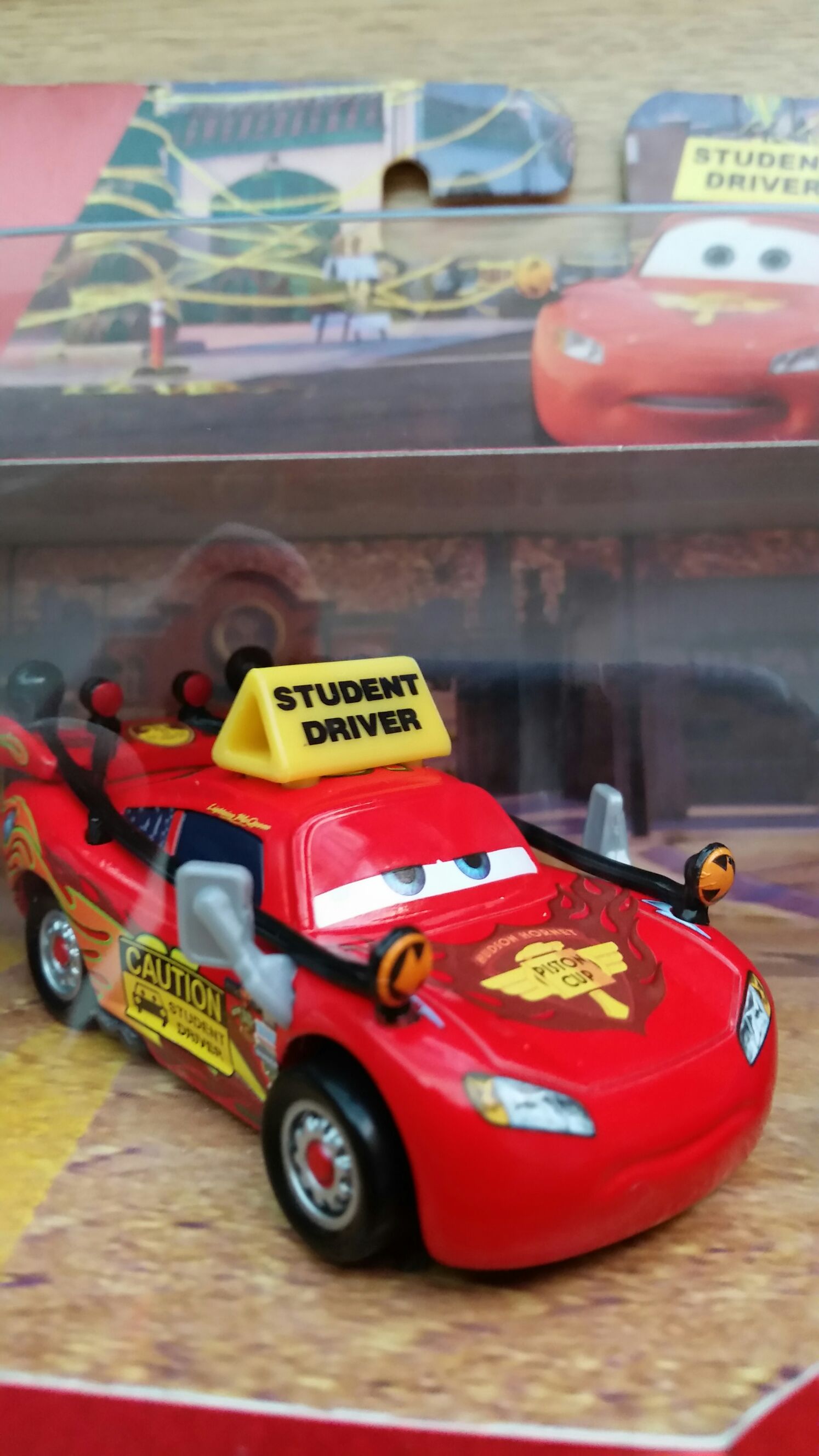 TOMICA 042 - Hato Bus