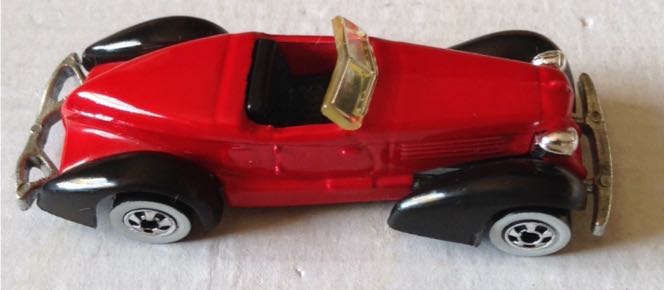 Carcacha Convertible Roja Con Salpicaderas Negras - Hot Wheels toy car collectible - Main Image 2