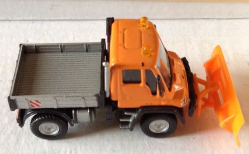 Camion Quita Nieve Naranja - Kerstmodel Schuco toy car collectible - Main Image 2