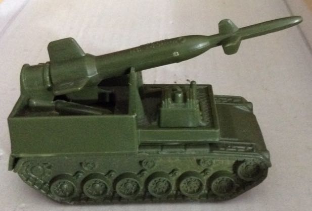 Tanque Lanza Cohete Verde - Hot Wheels toy car collectible - Main Image 2