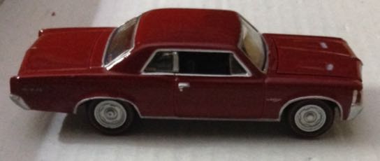 Pontiac GTO Rojo 1964 - Johnny Lightning toy car collectible - Main Image 2