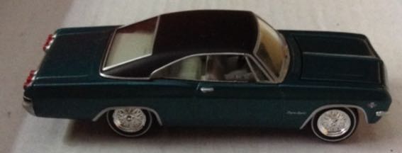 Chevy Impala Azul - Johnny Lightning toy car collectible - Main Image 2