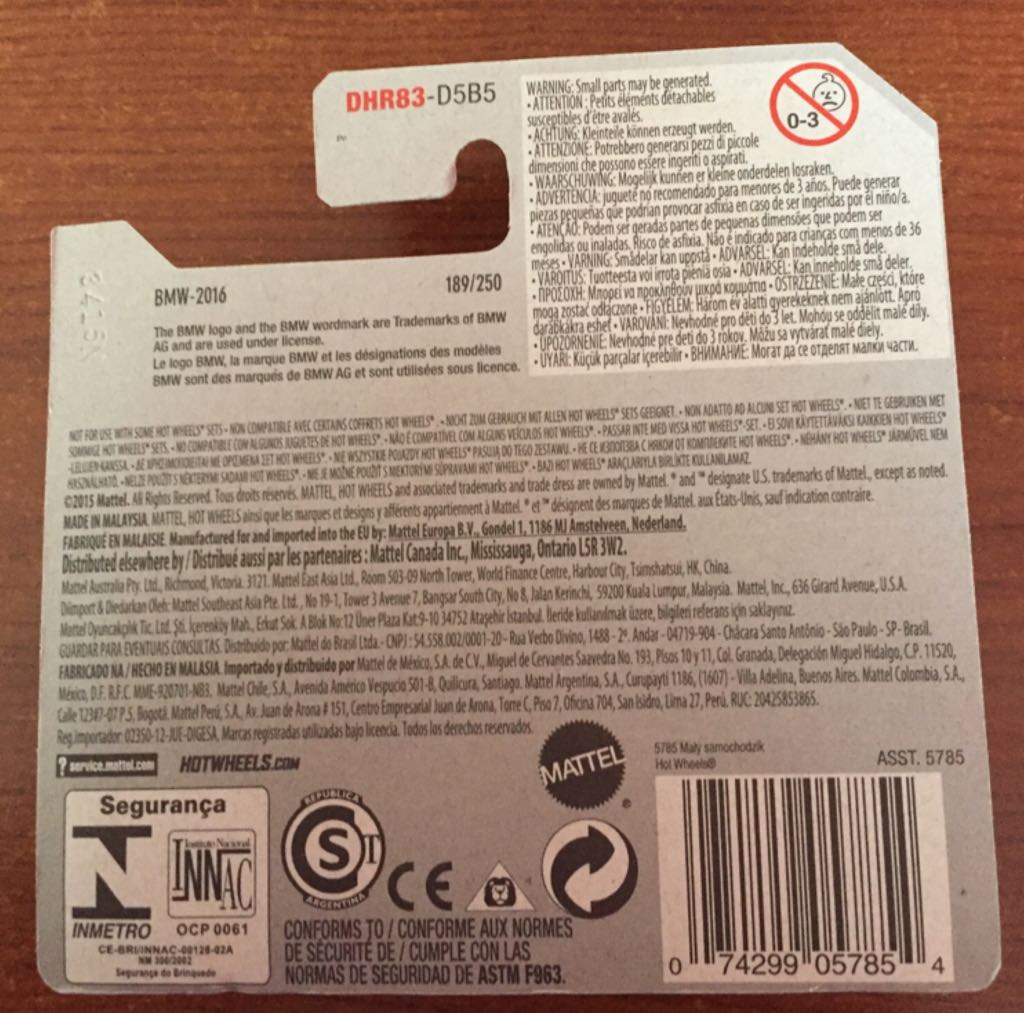 BMW M4 - BMW M Collection toy car collectible - Main Image 2