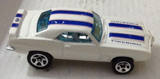 Pontiac Firebird T/A Blanco - Hot Wheels toy car collectible - Main Image 2