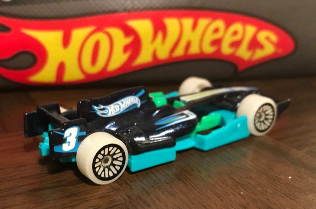 GP-2009 - F1 Racer - Glow Wheels toy car collectible - Main Image 2