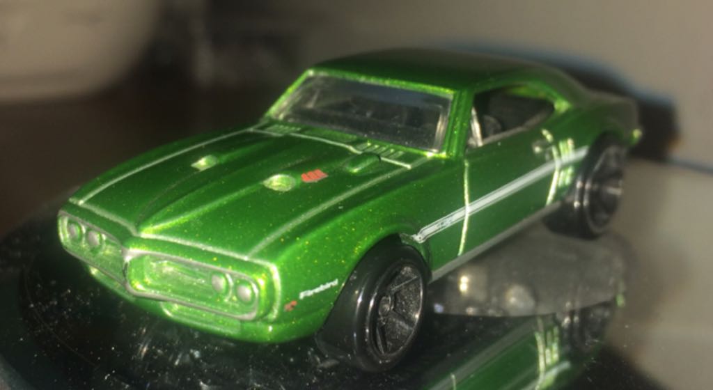 Camion De Redilas Militar Con Camuflaje 