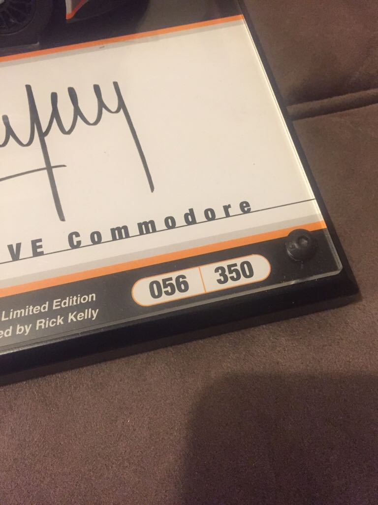 Classic Carlectables  - V8 Supercars toy car collectible - Main Image 2