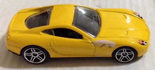 Ferrari 599 GTB Amarillo - Hot Wheels toy car collectible - Main Image 2