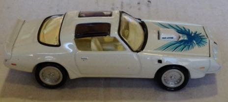Pontiac Sunfire Blanco - Johnny Lightning toy car collectible - Main Image 2