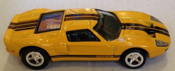 Ford GT Amarillo - Johnny Lightning toy car collectible - Main Image 2