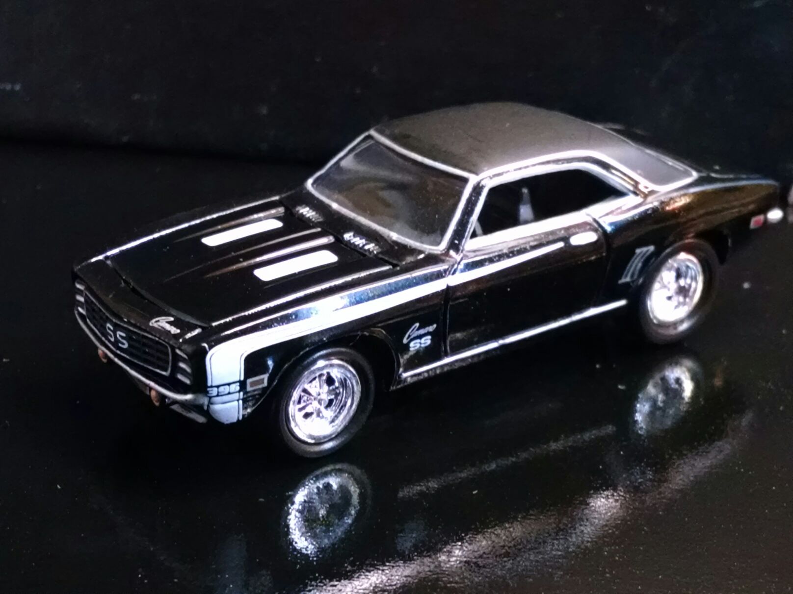 1969 Camaro RS/SS - Camaro Collection toy car collectible - Main Image 2