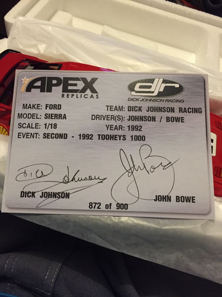 Apex Replicas - Touring Car toy car collectible - Main Image 2