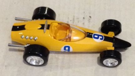 F1 Shooting Star Amarillo 9 - Jada Toys toy car collectible - Main Image 2