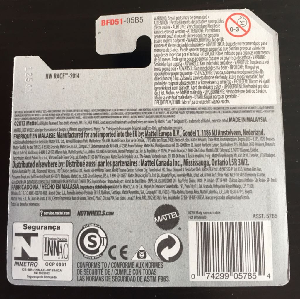 Off Track - HW Race toy car collectible - Main Image 2