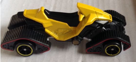 Snow Stormer Amarillo - Hot Wheels toy car collectible - Main Image 2