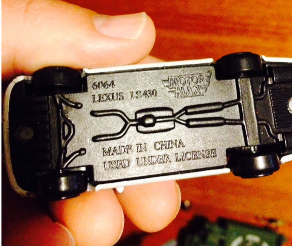 Lexus LS430 - Motor Max toy car collectible - Main Image 2