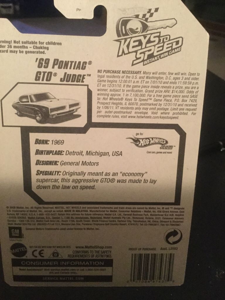 69 Pontiac GTO Judge - 2010 Muscle Mania toy car collectible - Main Image 2