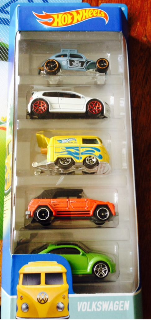 Volkswagen Beetle - 2016 Volkswagen 5 Pack toy car collectible - Main Image 2