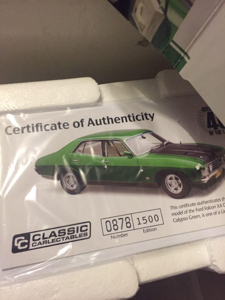 Classic Carlectables - Road Car toy car collectible - Main Image 2