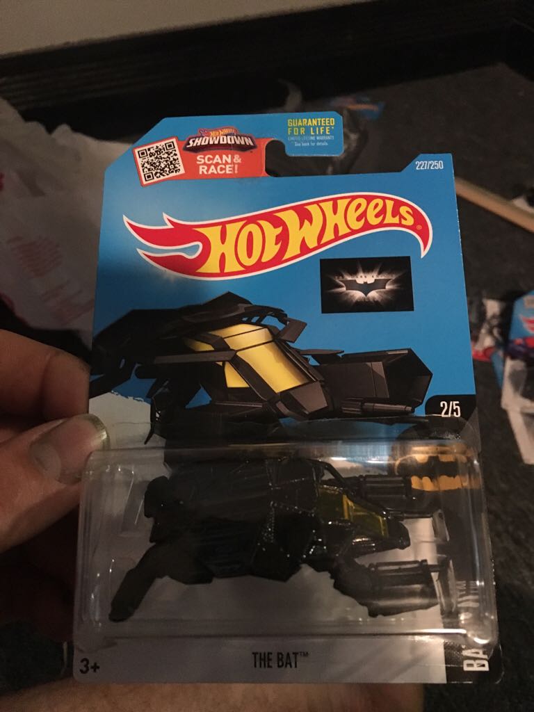 The Bat - ’16 Batman toy car collectible - Main Image 1