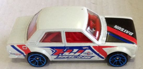 Datsun Bluebird 510 Blanco - Hot Wheels toy car collectible - Main Image 2