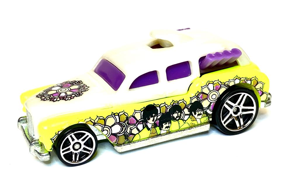 Cockney Cab II - 2016 THE BEATLES YELLOW SUBMARINE toy car collectible - Main Image 3