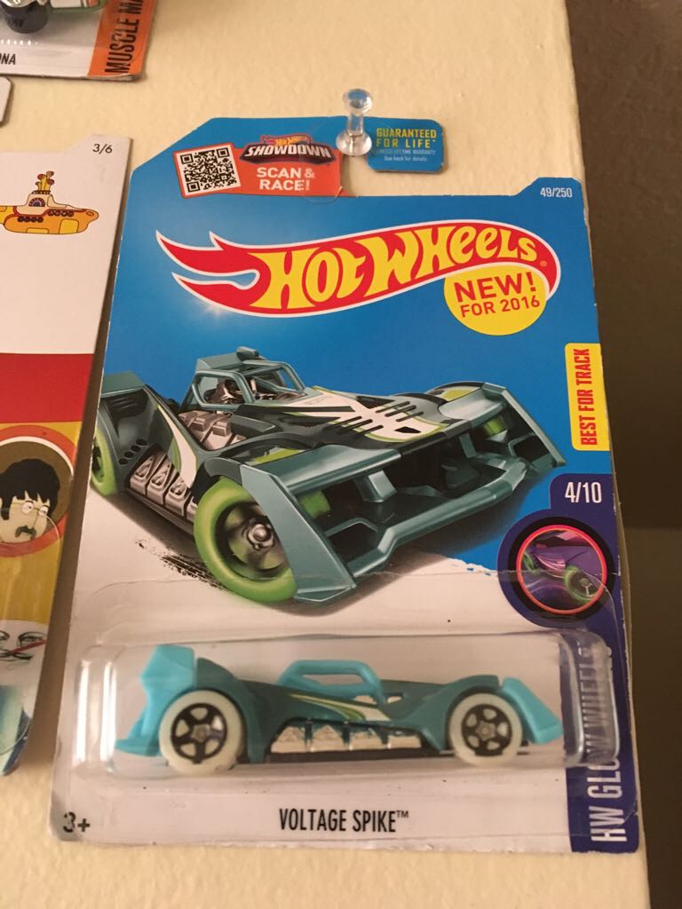 Voltage Spike - HW - Glow Wheels toy car collectible - Main Image 2