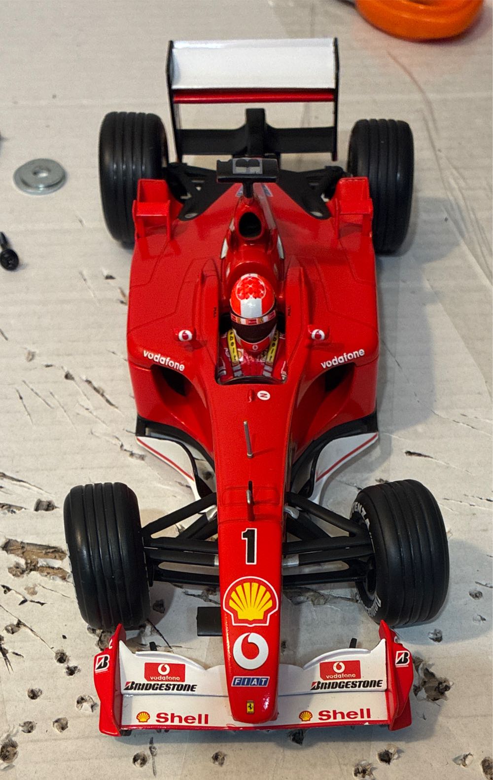 Ferrari F2002, #1, M. Schumacher - 1/18 Avec Casque toy car collectible - Main Image 3