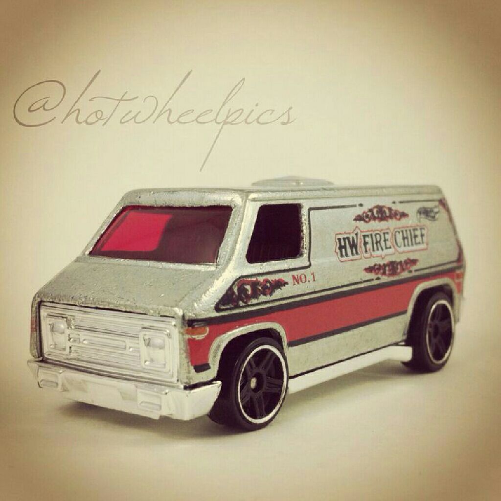 Super Van - 2020 Art Cars toy car collectible - Main Image 2
