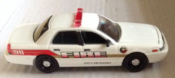 Patrulla Ford Crown Victoria Fire City Of Nash Blanco - Greenlight toy car collectible - Main Image 2