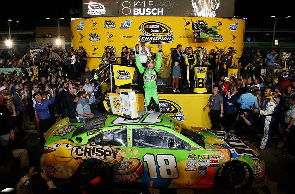 Kyle Busch #18 Homestead Win 2015  - NASCAR Sprint Cup Series toy car collectible - Main Image 2