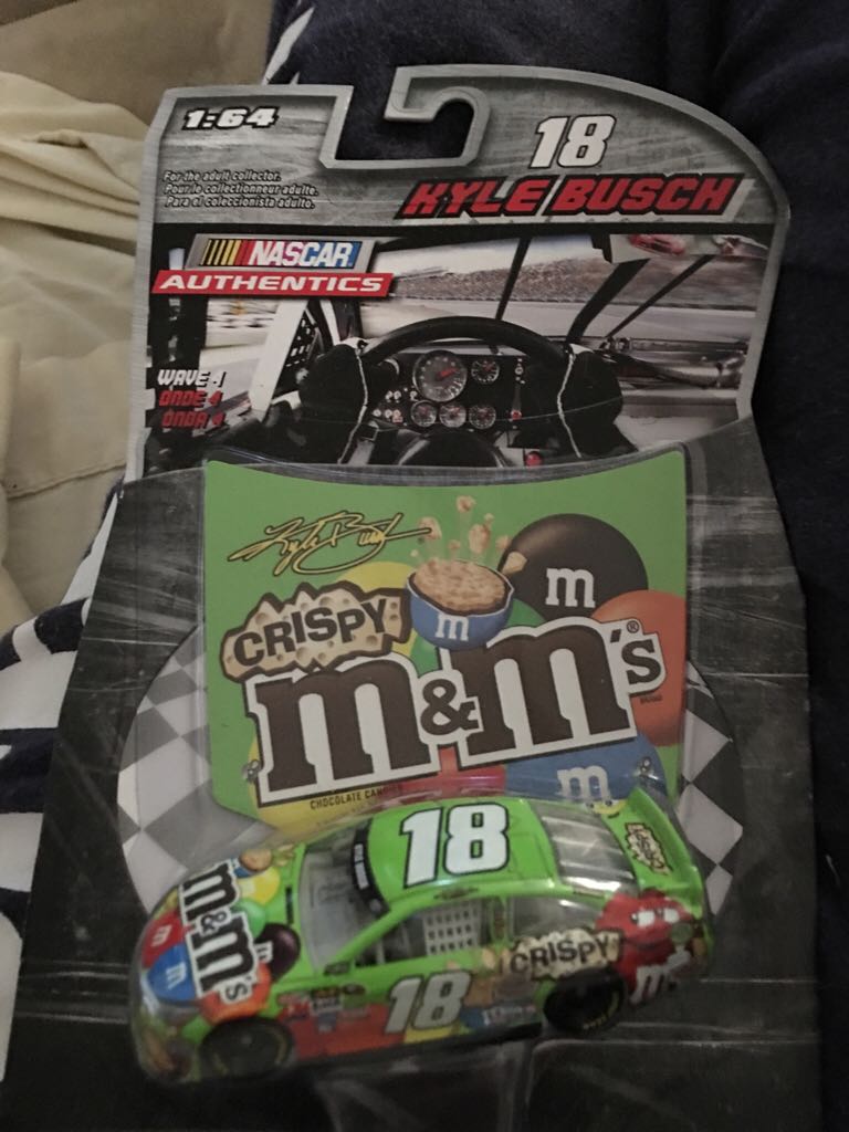 Kyle Busch #18 M&M’s Crispy - NASCAR Sprint Cup Series toy car collectible - Main Image 2