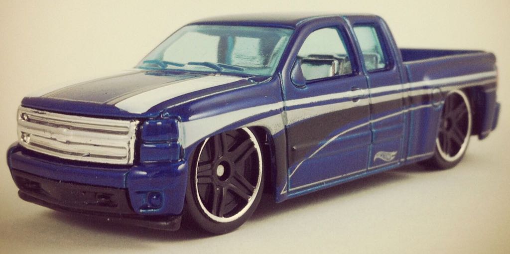 Chevy Silverado - ’16 HW Hot Trucks toy car collectible - Main Image 2