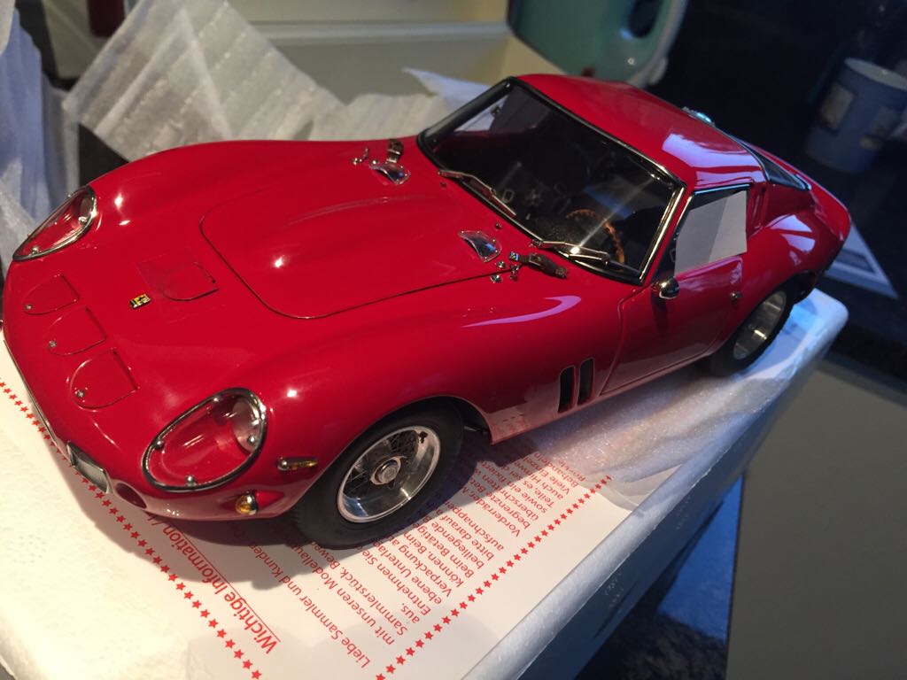 Ferrari 250 GTO   toy car collectible - Main Image 2