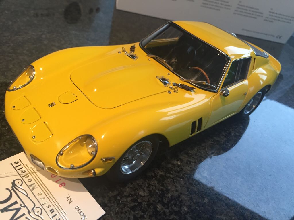 Ferrari 250 GTO  toy car collectible - Main Image 2
