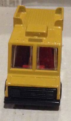 Ice Cream Van Amarillo Mostaza - Hot Wheels toy car collectible - Main Image 1